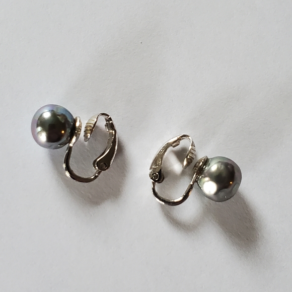 Trafari Faux Pearl Earrings - Picture 1 of 4